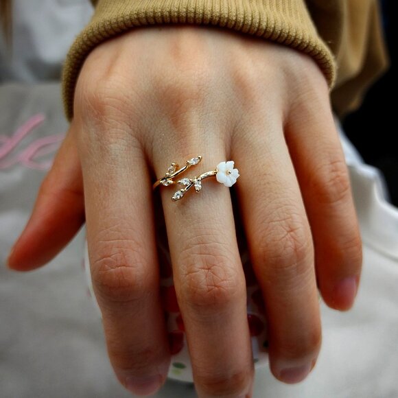 White Jasmine Crystal Ring - Picture 1 of 4